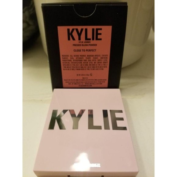 Kylie Cosmetics | Blush & Highlighter bundle - Picture 7 of 13